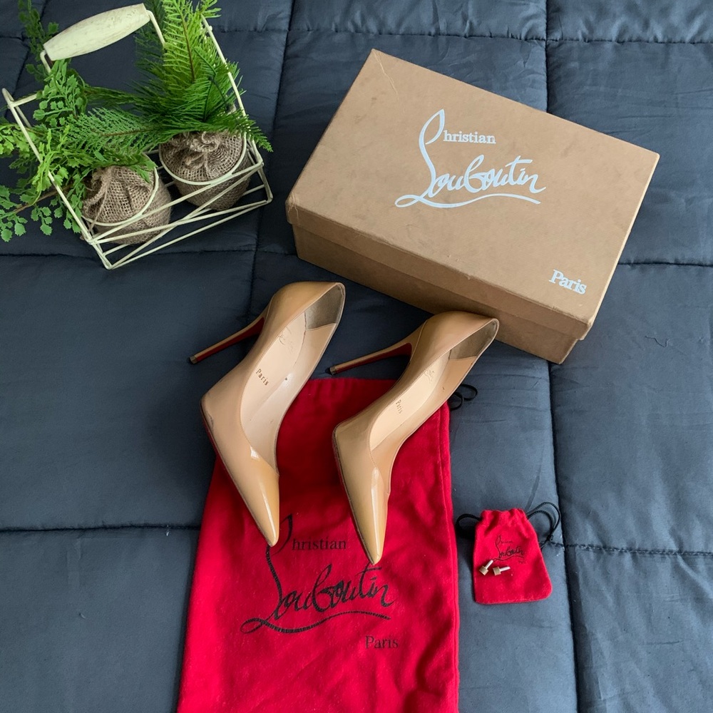 Christian Louboutin Décolleté patent-leather pumps